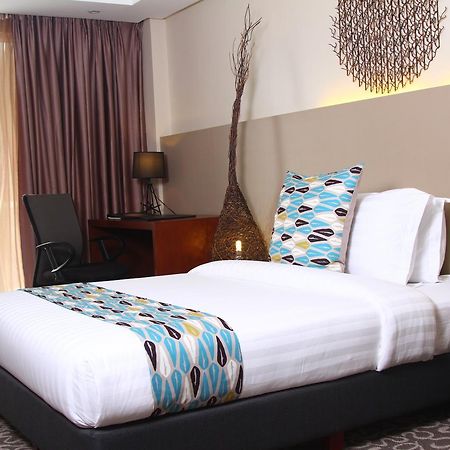 The Oriental Hotel Bataan มาริเวเลส ภายนอก รูปภาพ