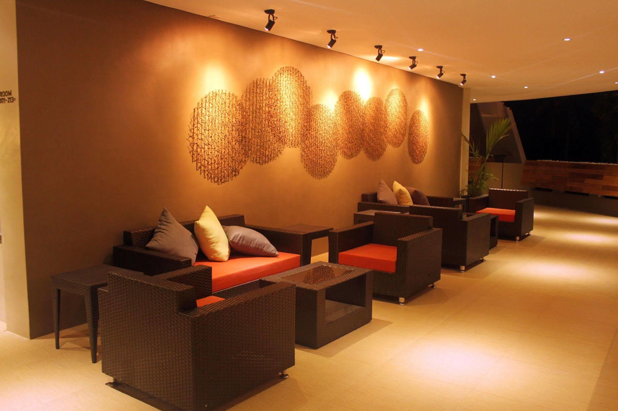 The Oriental Hotel Bataan มาริเวเลส ภายนอก รูปภาพ