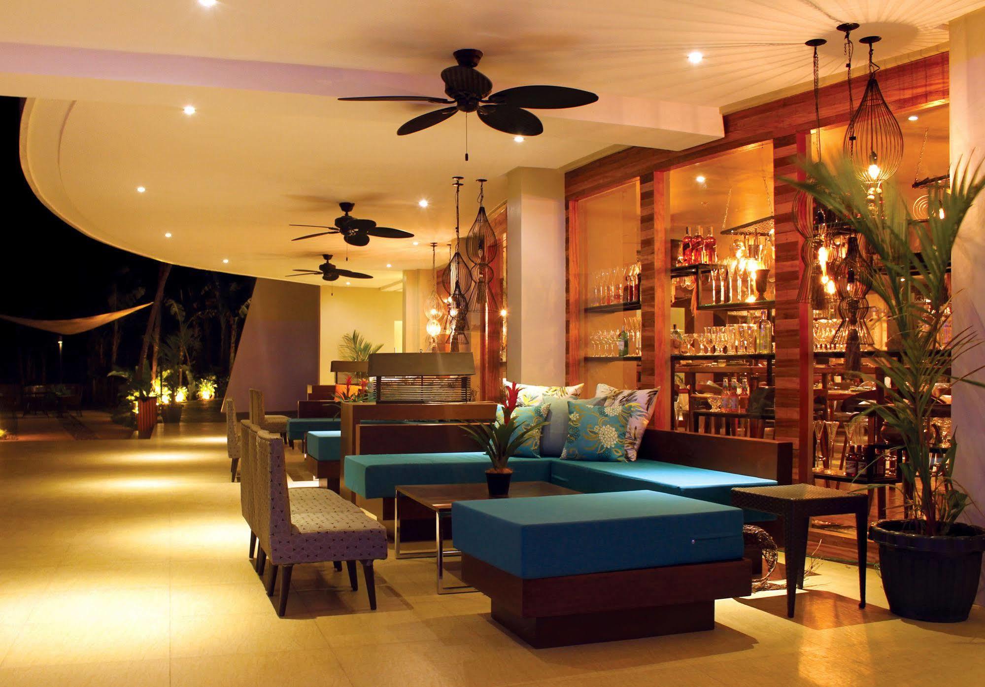 The Oriental Hotel Bataan มาริเวเลส ภายนอก รูปภาพ