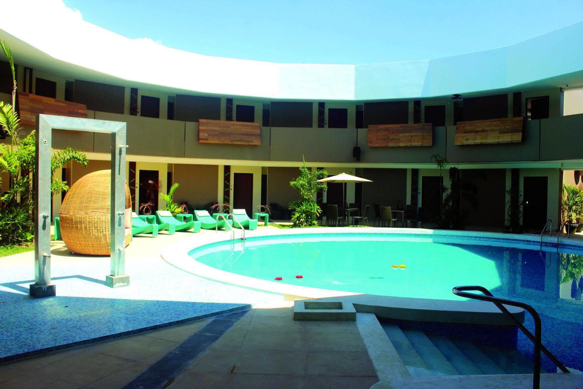 The Oriental Hotel Bataan มาริเวเลส ภายนอก รูปภาพ